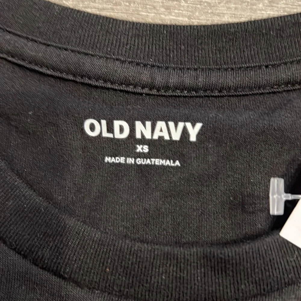 Long sleeve black Old Navy graphic tee new never worn new with tags, XS - Picture 3 of 5